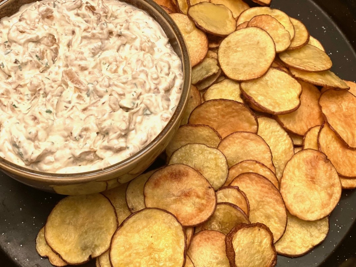 Caramelized Onion Crisps - Potters Crackers